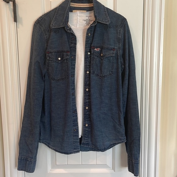 HOLLISTER Denim Jean Button Down Shirt with Pearl Snaps - Picture 10 of 13